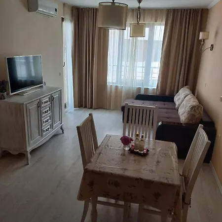 Apartment Sea Breeze. *